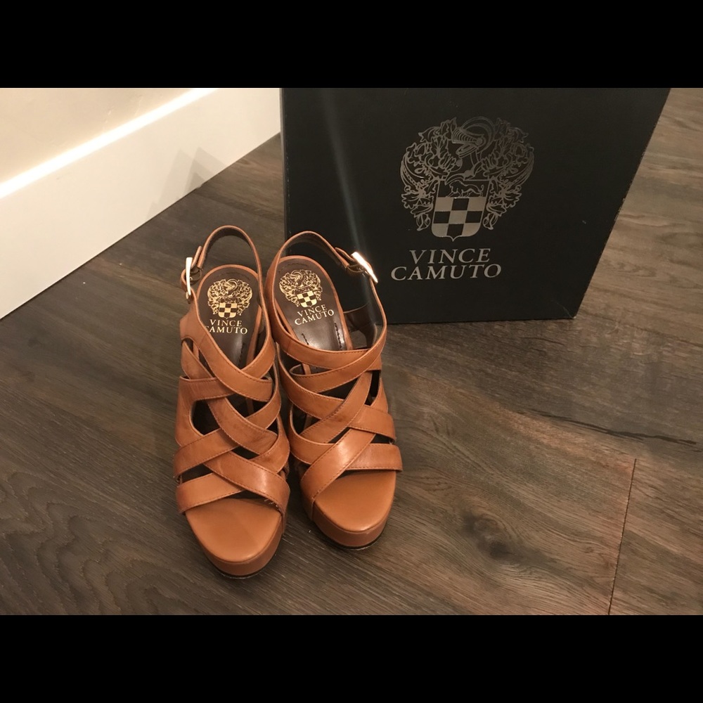Vince Camuto wedges - Picture 3 of 4