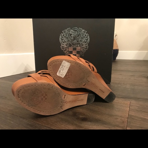 Vince Camuto wedges - Picture 4 of 4