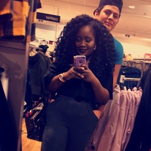 Meet your Posher, Miola