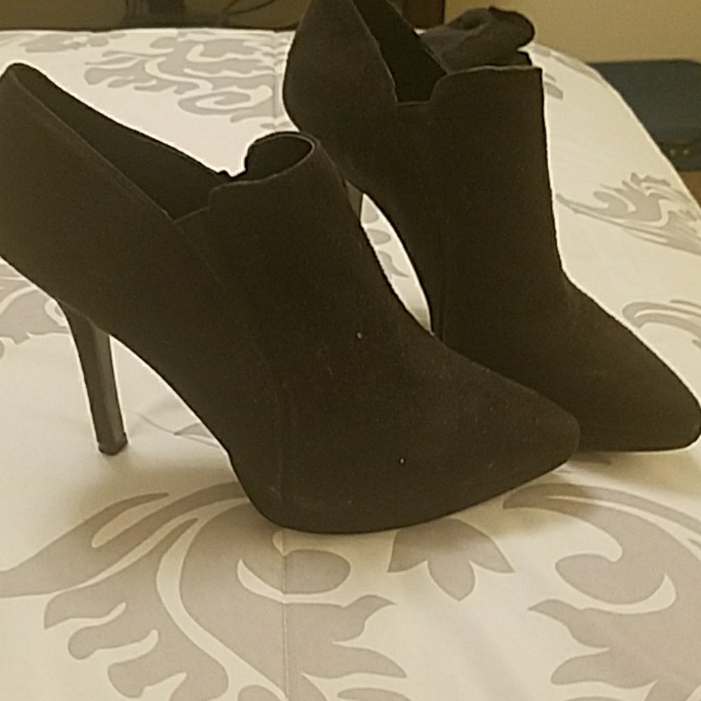 BLACK SHOES GREAT BUY COMFORTABLE