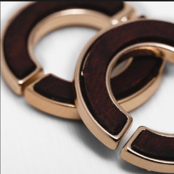 Zara NIB wooden round 2 side earrings - Picture 3 of 5