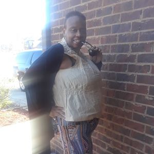 Meet your Posher, Sabrina