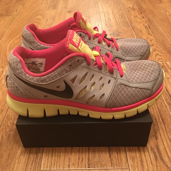 used nike running shoes