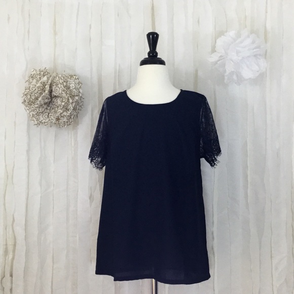 📣 Lace Sleeve Top 📣 - Picture 3 of 6