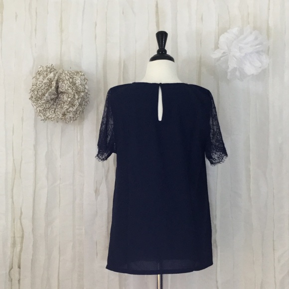 📣 Lace Sleeve Top 📣 - Picture 4 of 6