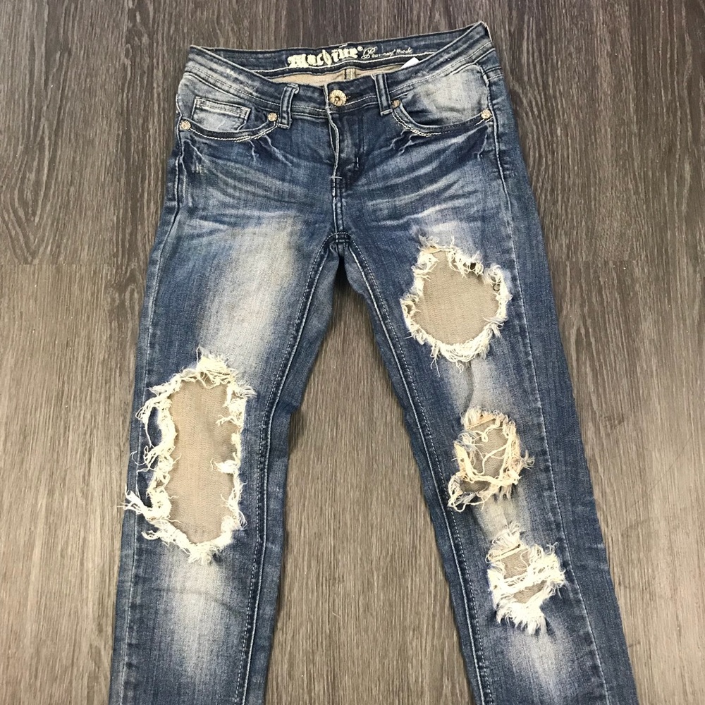 Distressed skinny jeans