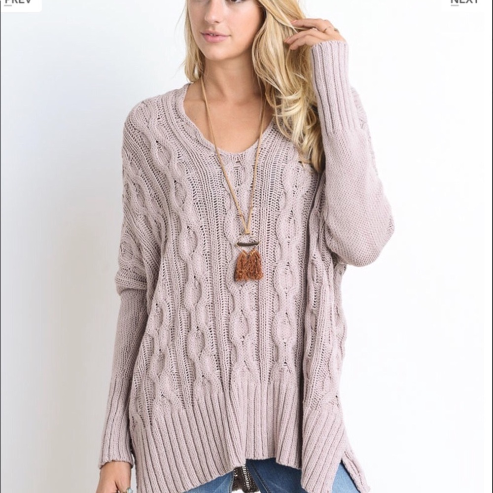 Wide Cable-knit Sweater - Picture 2 of 5