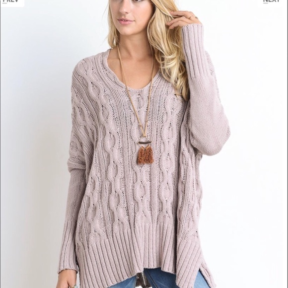 Wide Cable-knit Sweater - Picture 2 of 5