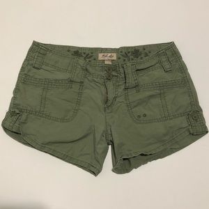 Hollister women’s cargo shorts