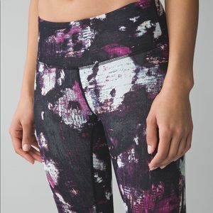 Lululemon Wunder Under Crops Size 10