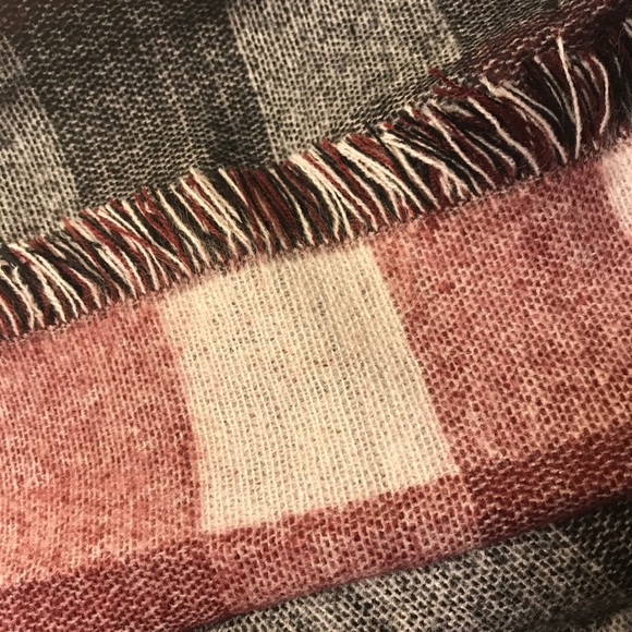 NEW Blanket Scarf Plaid Grey, Red, Blue - Picture 2 of 6