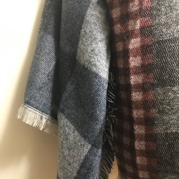 NEW Blanket Scarf Plaid Grey, Red, Blue - Picture 4 of 6