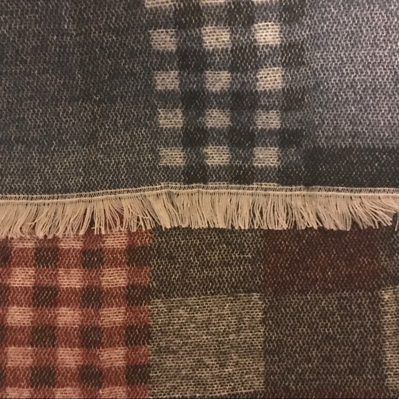 NEW Blanket Scarf Plaid Grey, Red, Blue - Picture 3 of 6