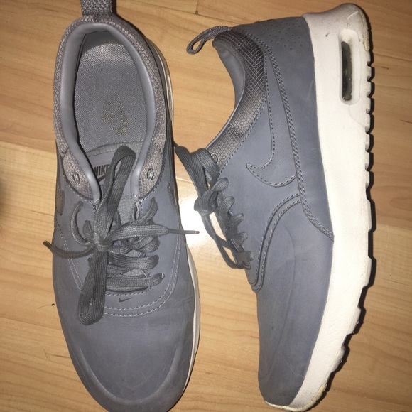 Nike Shoes - Women's Nike Air Max Thea