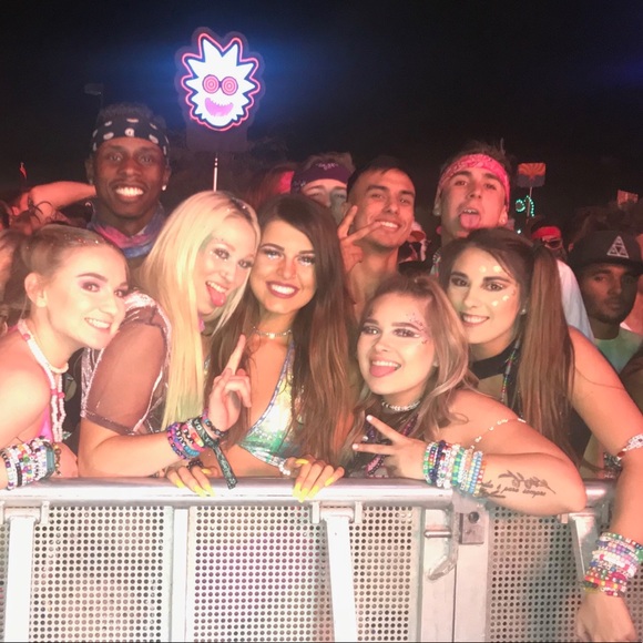 Meet your Posher, Ali - Picture 2 of 2