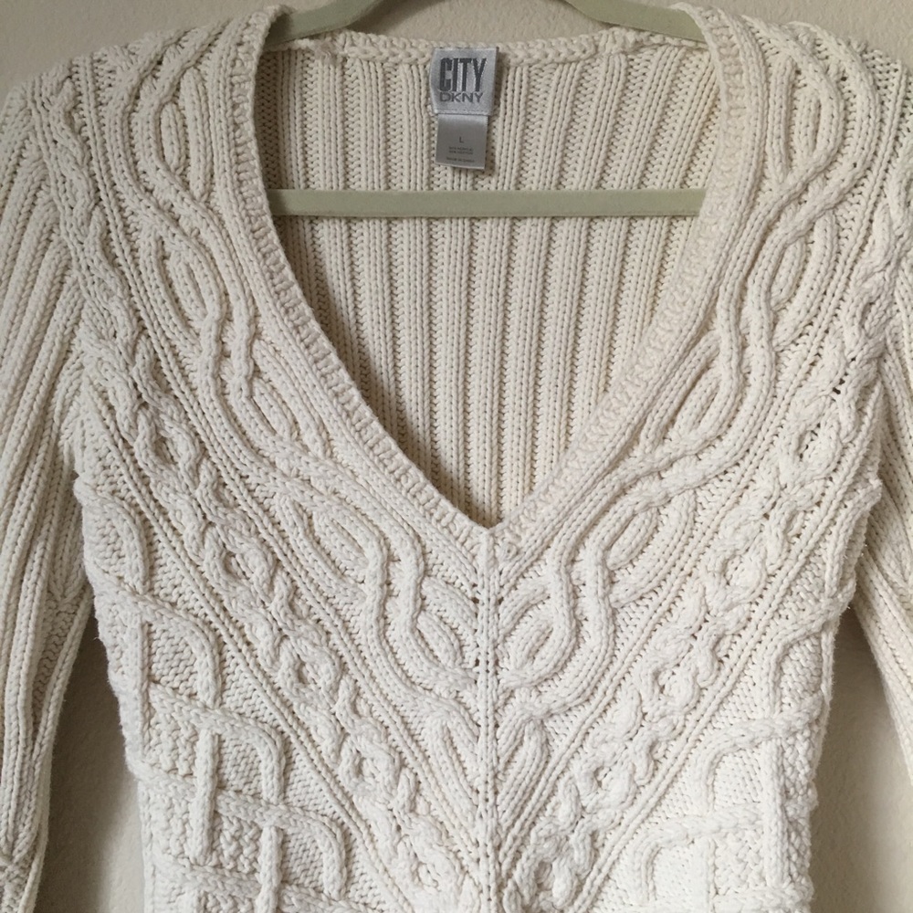 ❤️🌹DKNY knit sweater - Picture 2 of 4