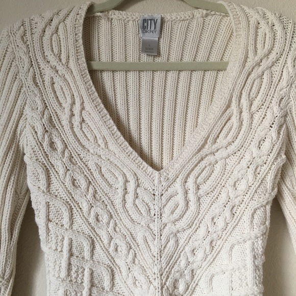 ❤️🌹DKNY knit sweater - Picture 2 of 4