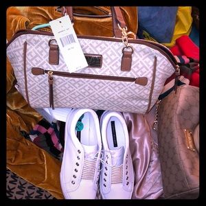 Tommy Hilfiger shoes with purse