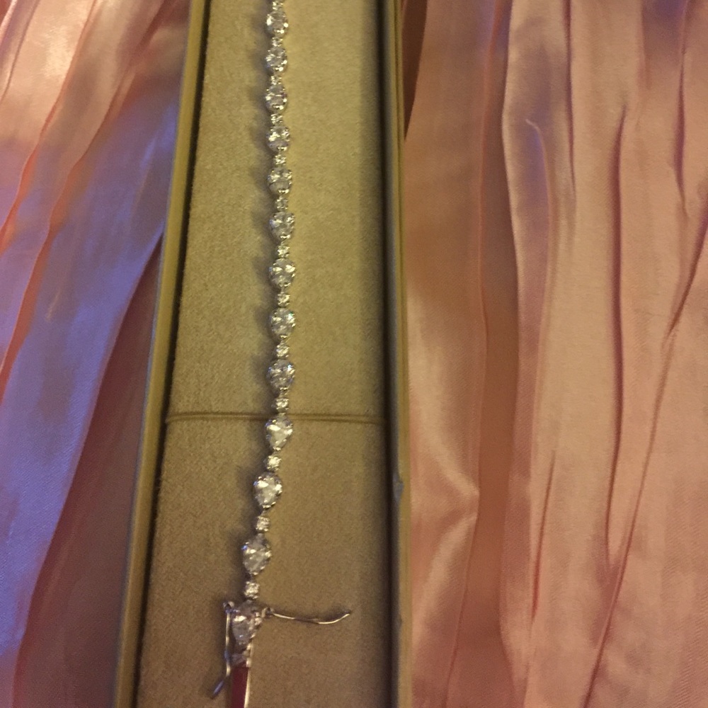 14.00ctw pear & round simulants diamonds bracelet