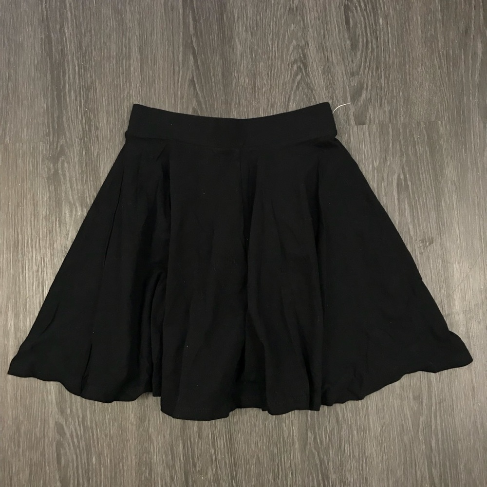 Black skater skirt