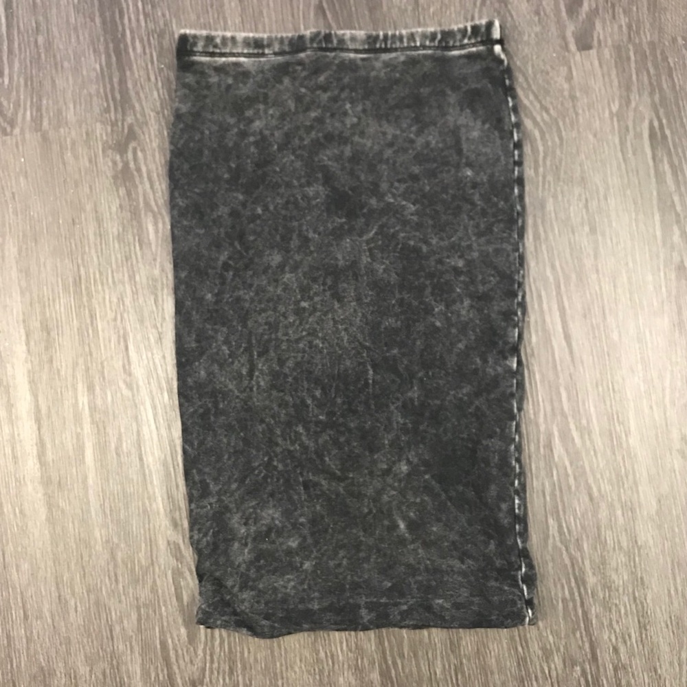 Pencil skirt with slit in the back