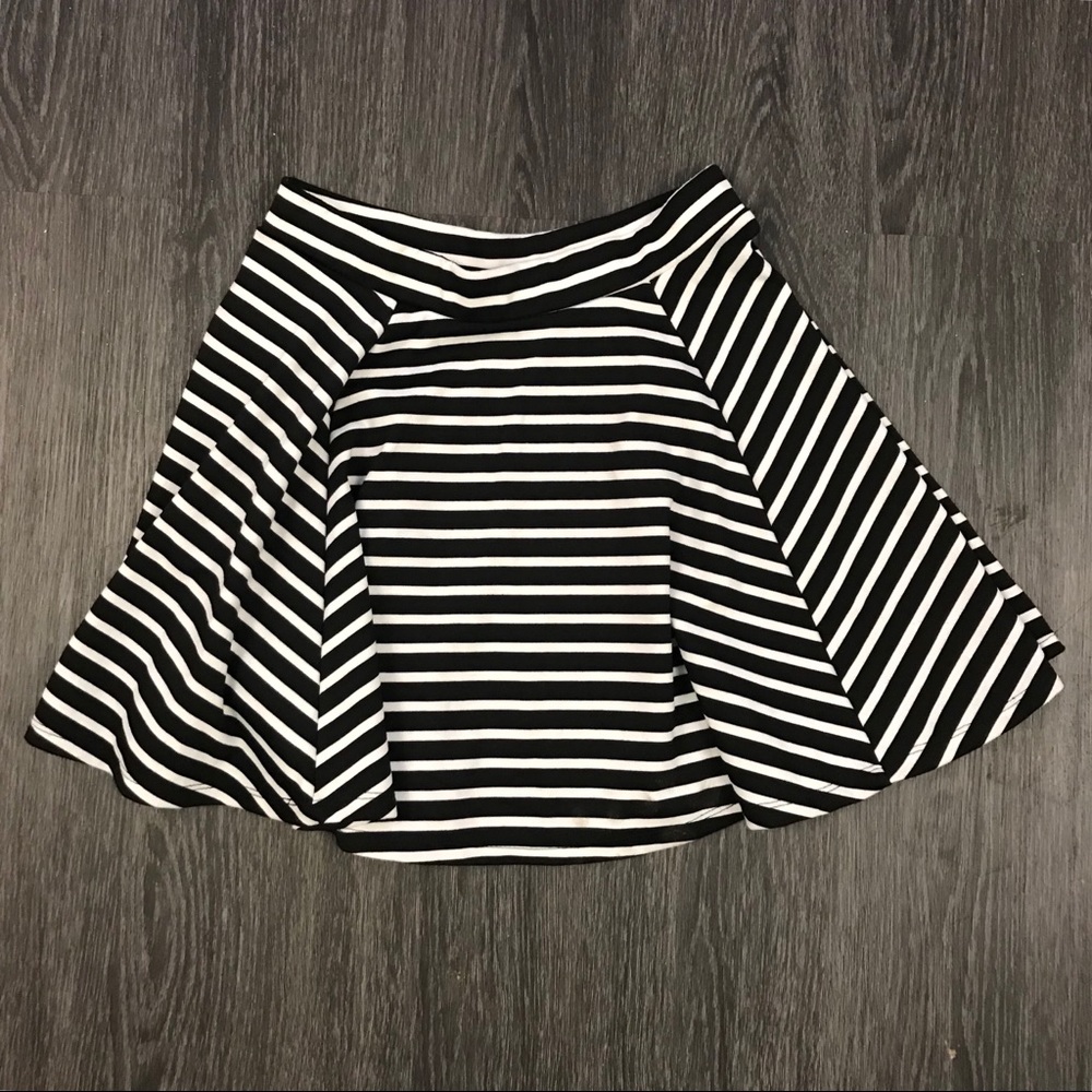 Stripped skater skirt