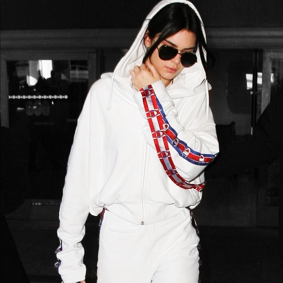 Vetements x Champion Hoodie SS17 White. - Picture 5 of 7