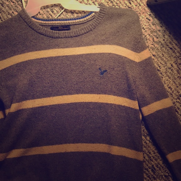 American Eagle sweater