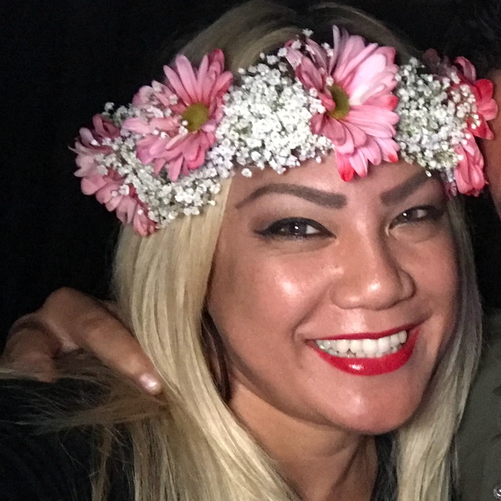 Meet your Posher, Amora