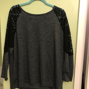 Lace quarter sleeve shirt