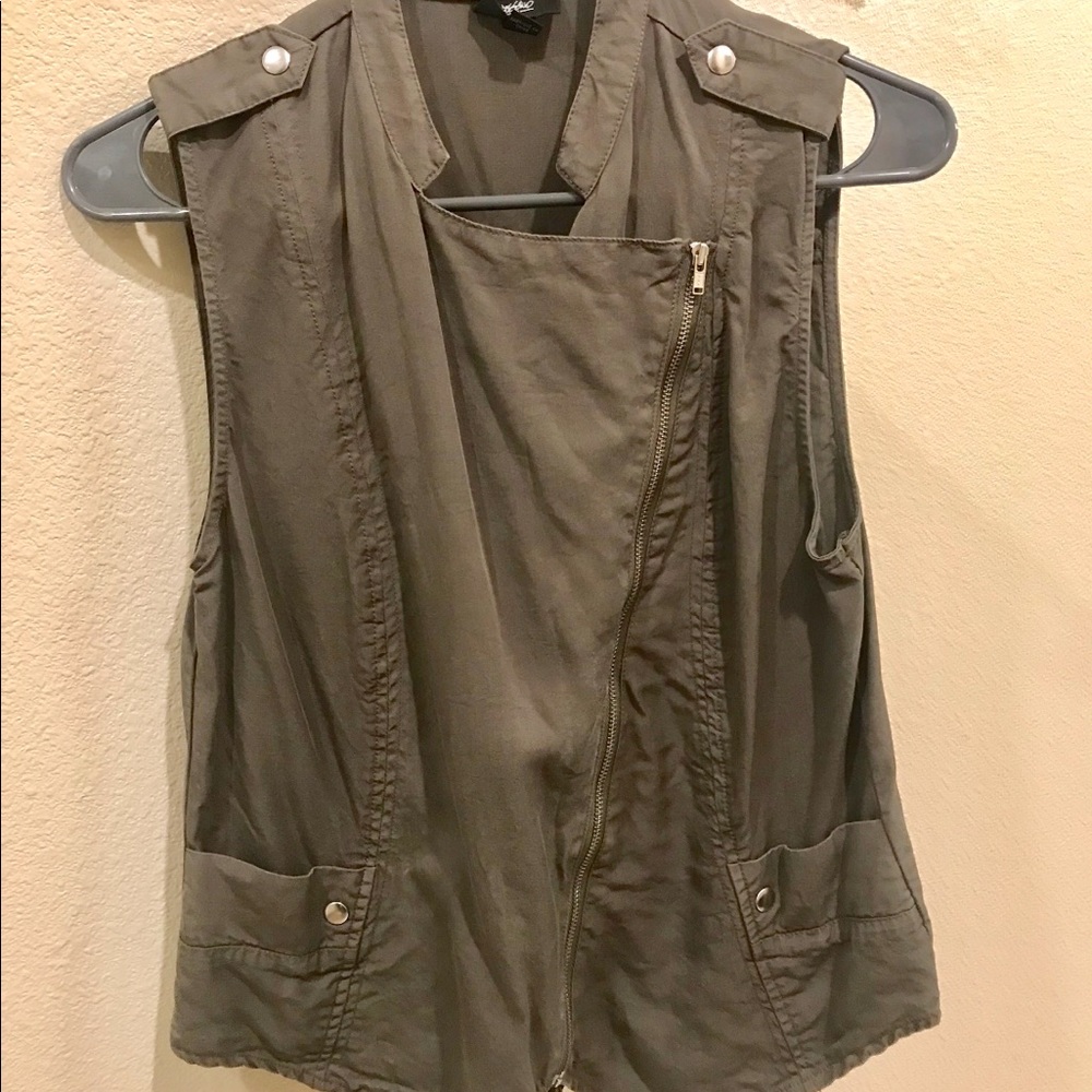 TARGET Military Green Zipper Sleeveless Shirt