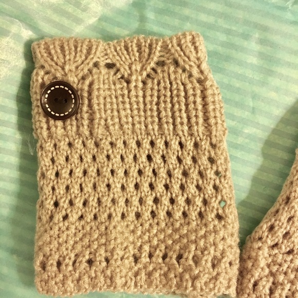 Tan Crochet or Knitted Boot Cuffs w/ Buttons - Picture 2 of 3