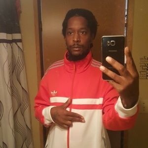 Meet your Posher, Derrick