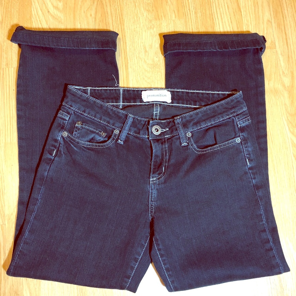❌ 5/$20 Dark blue wash Premonition 5 pocket jeans.