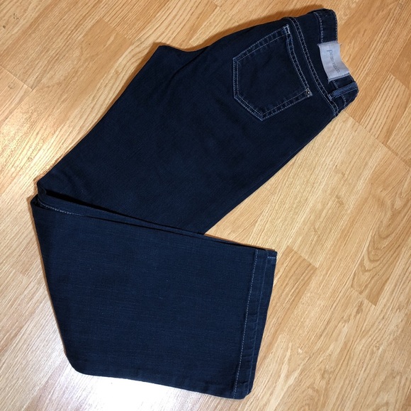 ❌ 5/$20 Dark blue wash Premonition 5 pocket jeans. - Picture 3 of 3