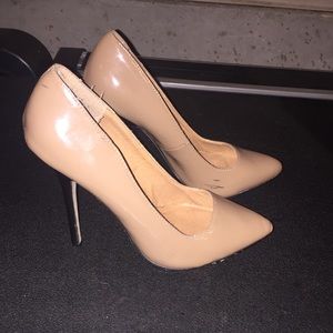 Jessica Simpson heels