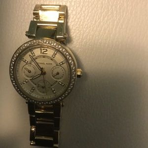 Good watch with diamonds