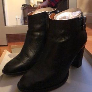 Madewell black buckle booties