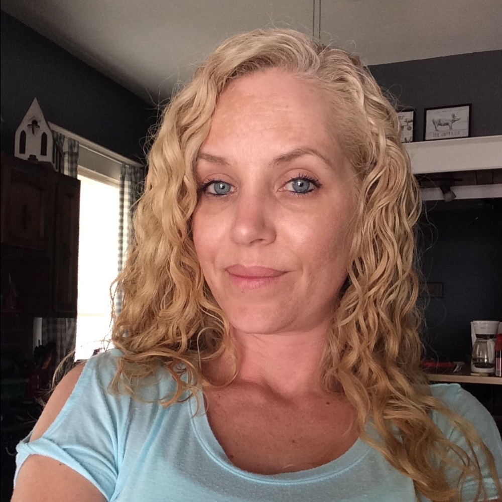 Meet your Posher, Angela