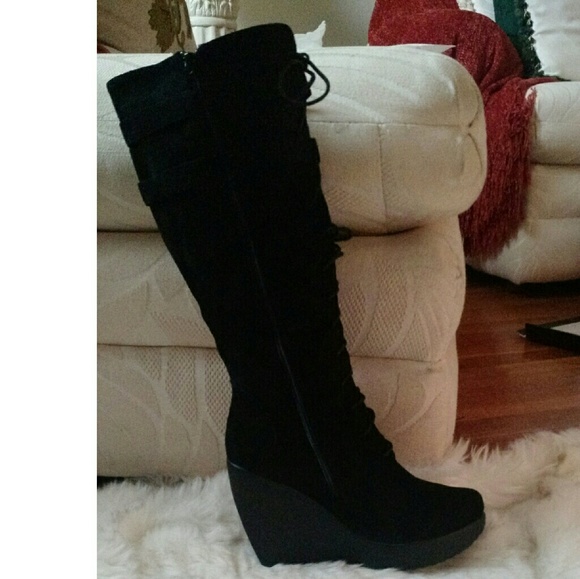 WEDGE BOOTS(NO OFFERS) - Picture 4 of 5