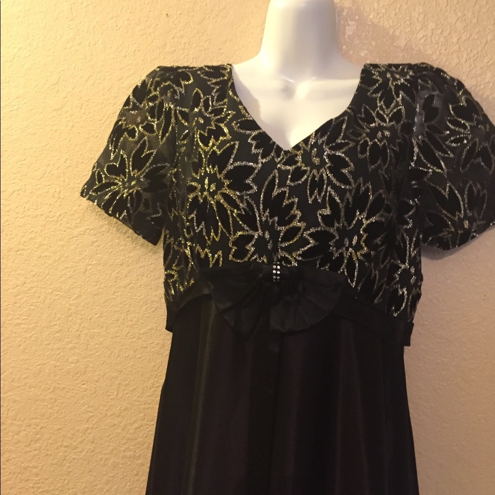 Sen Shi vintage preowned gold  black  long dress