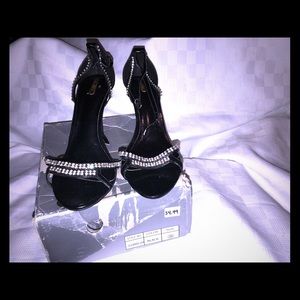 Ankle Strap-Studded heel