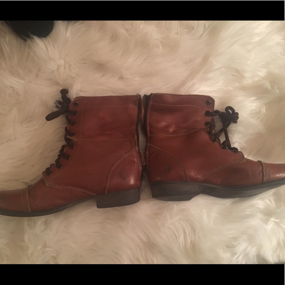 Steve Madden Brown Leather Boots
