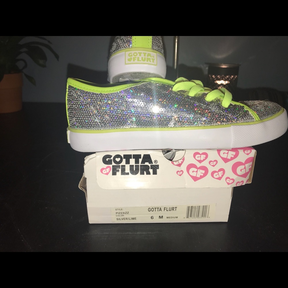Girl’s Pizzazz Glitter Sneaker