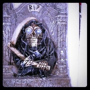 Tomb stone