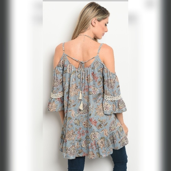 🌴OFF SHOULDER TOP🍍 - Picture 2 of 2