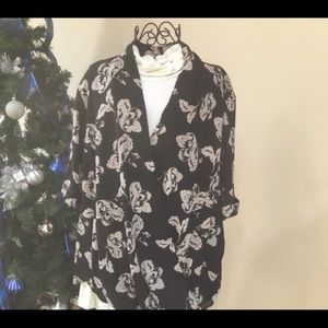 Black & Tan. 3/4 sleeve top