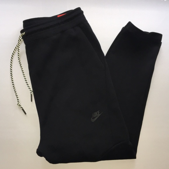Nike Large Black Tapered Drawstring Sweatpants - Picture 2 of 8
