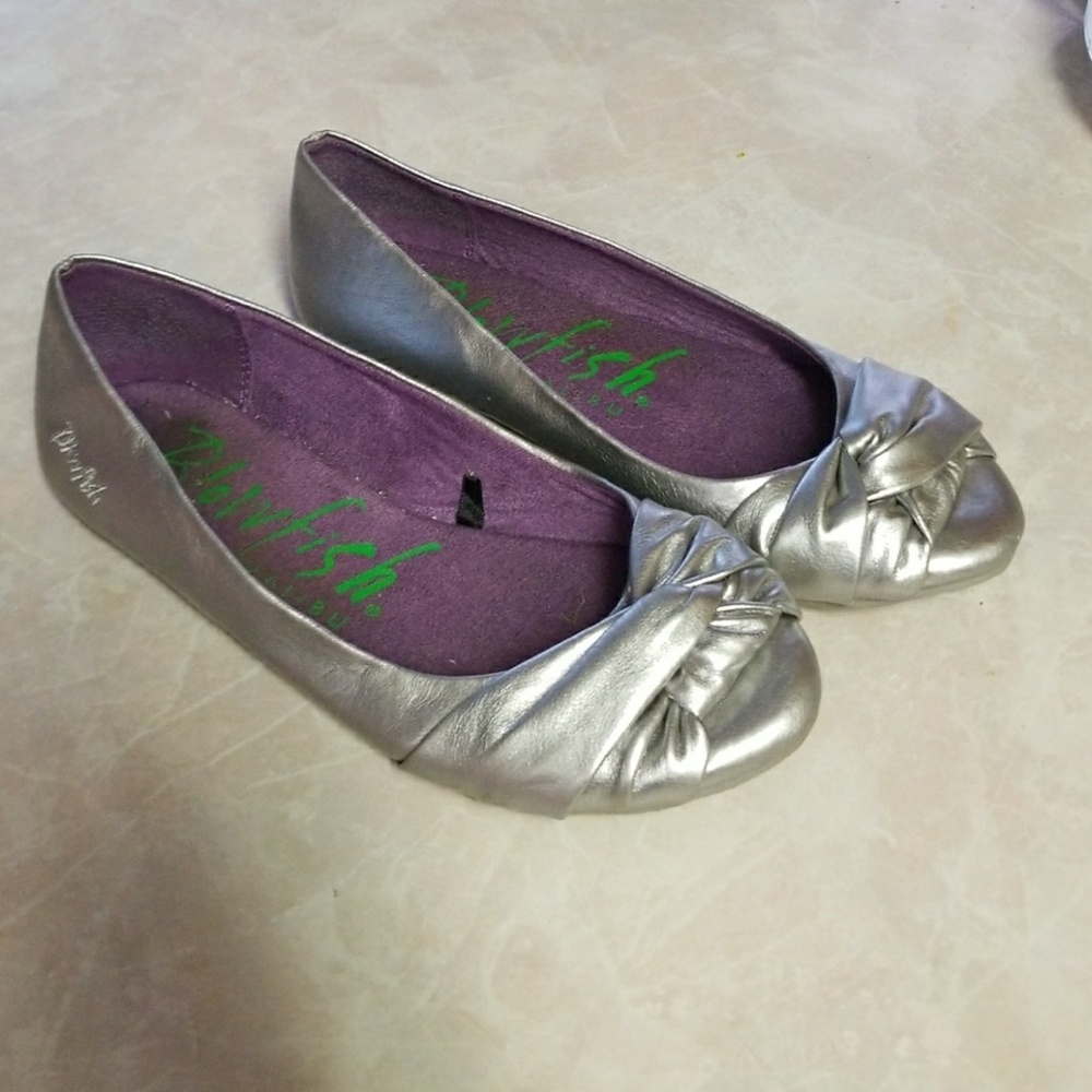 Blowfish Silver Flats size 8