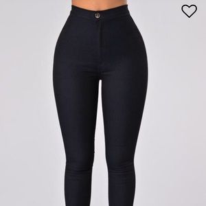 Fashion Nova Super HighWaist Skinnies size 7